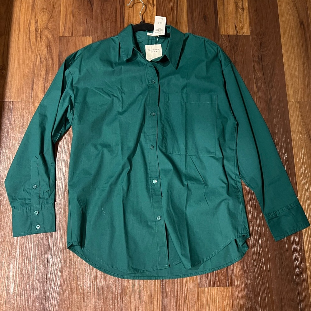 NWT Abercrombie and fitch green collared button down small